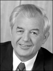 Dipl.-Ing. Dr. Josef Riegler Dipl.-Ing. Dr. Josef Riegler