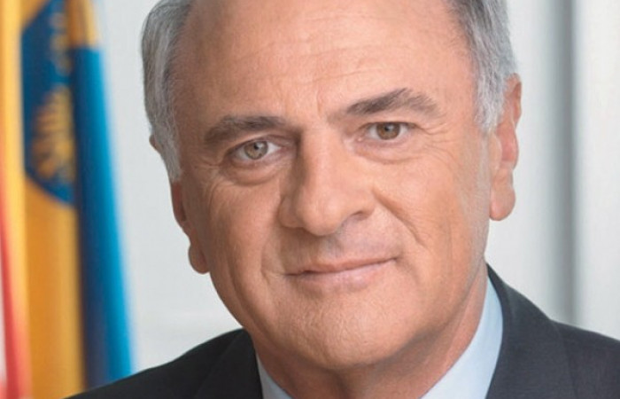 Dr. Erwin Pröll
Landeshauptmann von Niederösterreich
Das Erfolgsgeheimnis für ein zufriedenes Privat- und ein erfolgreiches Berufsleben besteht darin, dass man sich stets selbst treu bleiben muss.